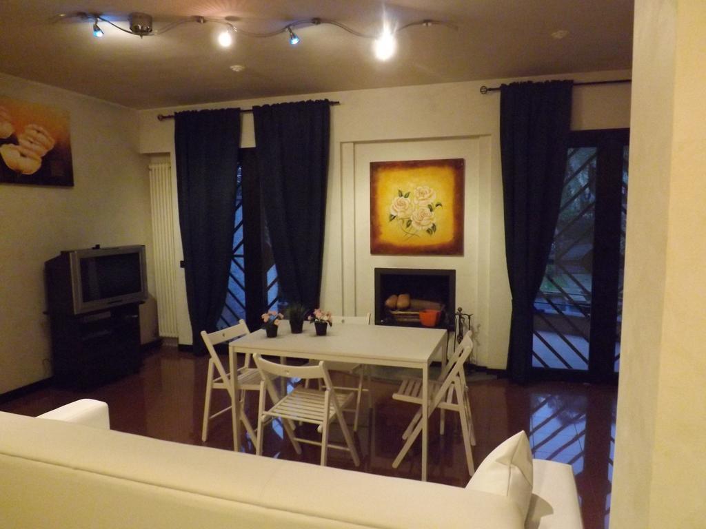 Madame Butterfly Hotel Ciampino Kamer foto